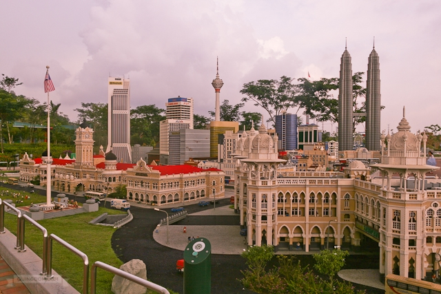 All these world renowned landmarks are made of LEGO